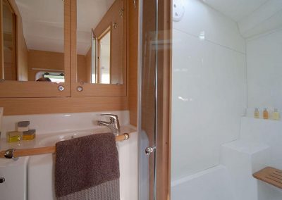 Lagoon 380-025